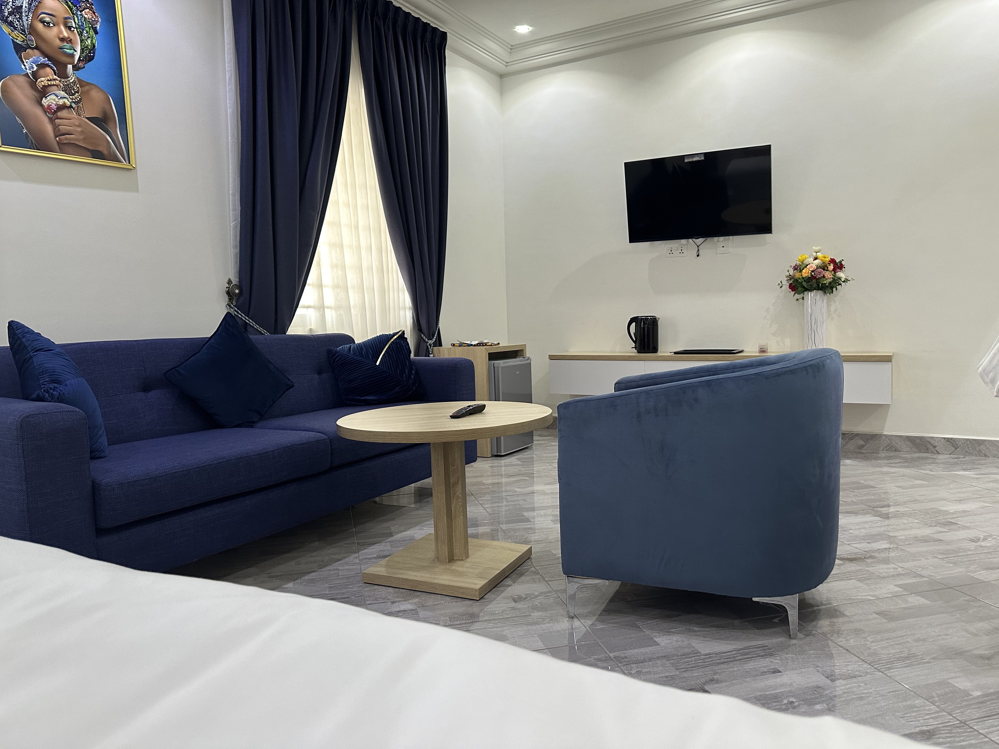 Room Lounge Area